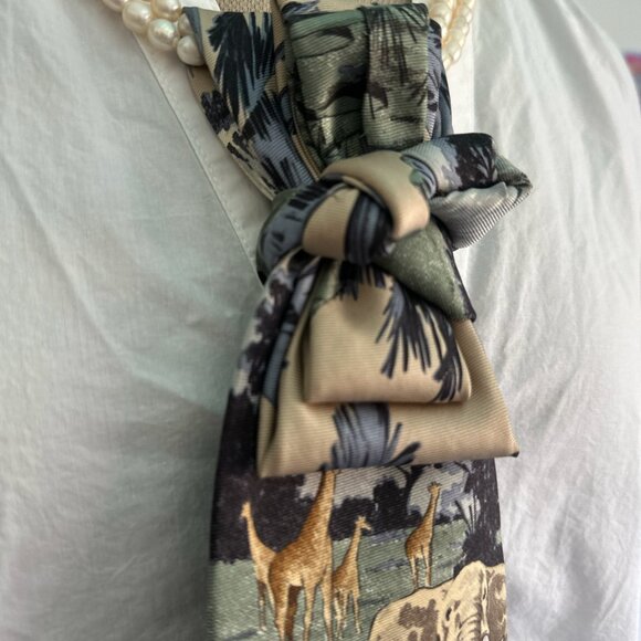 Upcycled Ladies Necktie Silk Necktie Necklace - Africa - Picture 5 of 8